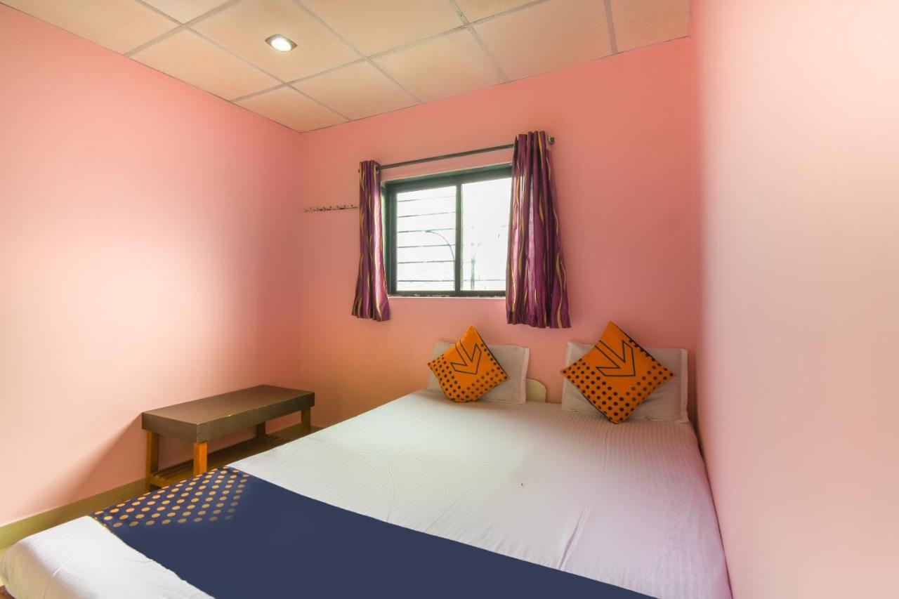 Spot On 65135 Hotel Suvarna Samrat Lodge Khamshet Dış mekan fotoğraf