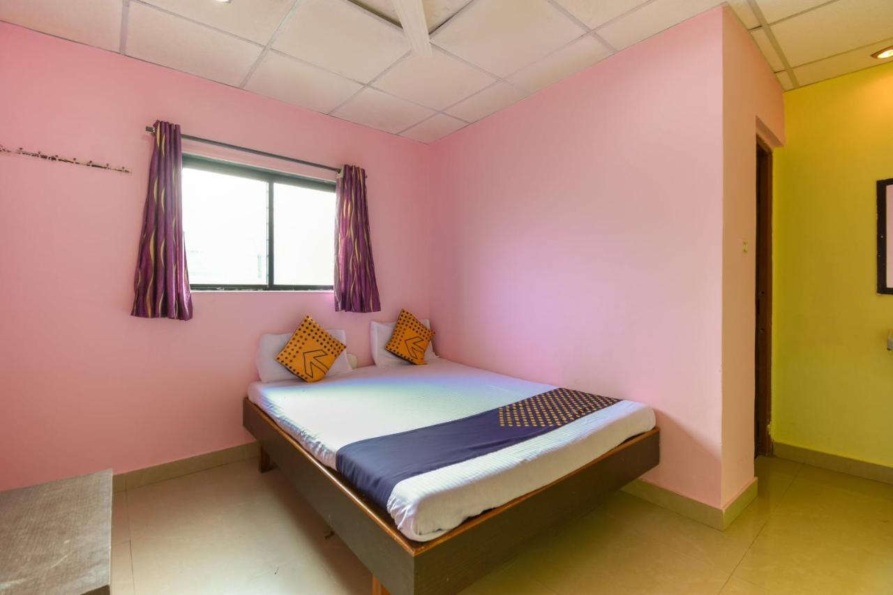 Spot On 65135 Hotel Suvarna Samrat Lodge Khamshet Dış mekan fotoğraf