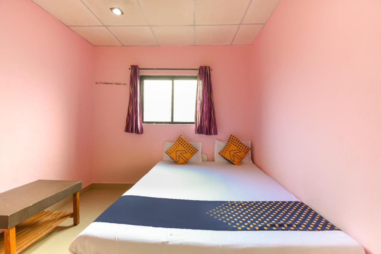 Spot On 65135 Hotel Suvarna Samrat Lodge Khamshet Dış mekan fotoğraf